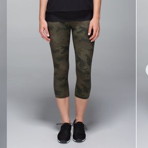 Lululemon Savasana Camo Wunder Under crop 🍋🍋🍋